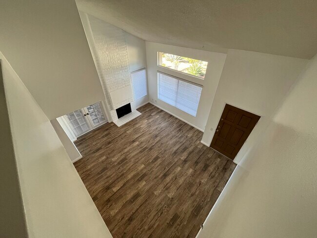 Foto del edificio - 17581 Fairlie Rd