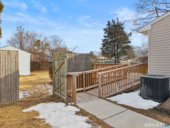 Building Photo - 3 Sunnieside Dr