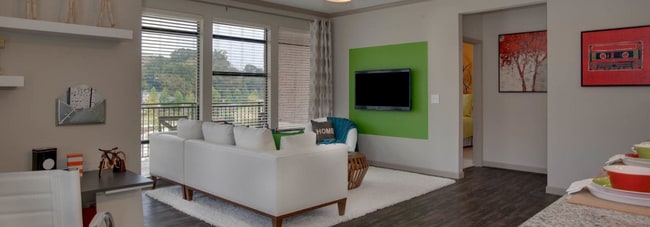 Building Photo - 640 Glen Iris Dr NE