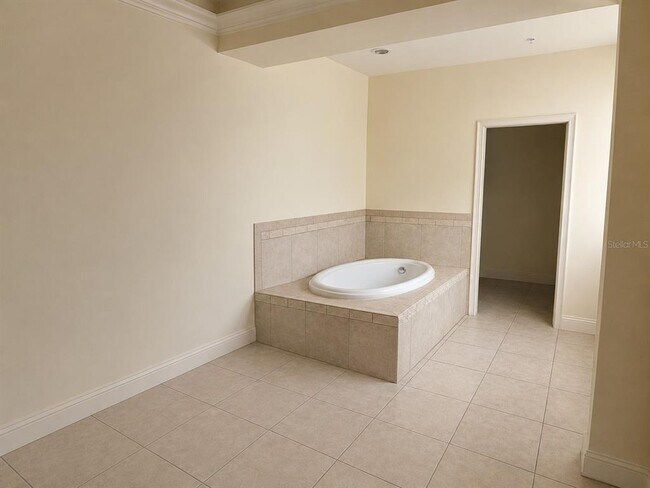 Building Photo - 3008 Bella Vista Dr