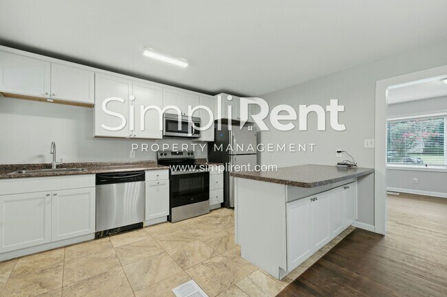 Foto del edificio - 4401 Highland Rd