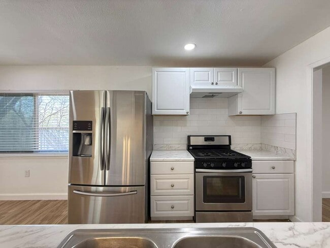 Foto del edificio - 6206 Hopes Ferry St