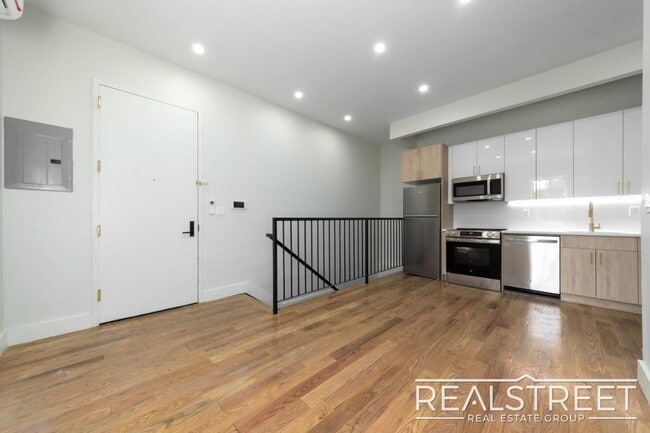 Building Photo - Modern Two-Bedroom Duplex in Prime Clinton Hill – One Block from Pratt University