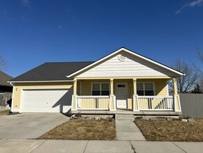 Building Photo - 5122 Excalibur Way