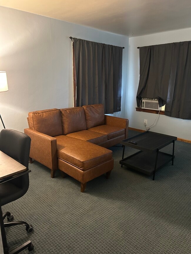 Building Photo - 603 16th Ave