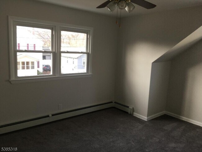 Building Photo - 49 7th Ave