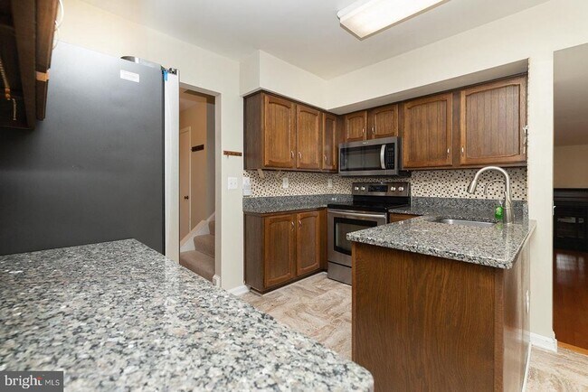Building Photo - 15107 General Stevens Ct