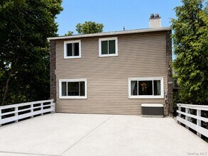 Building Photo - 77 Sands Point Rd