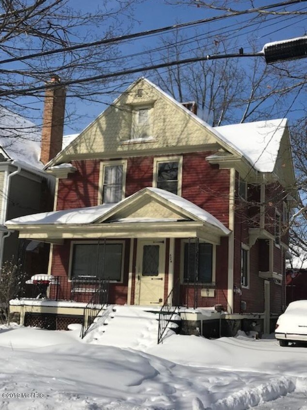 Primary Photo - 524 W Walnut St