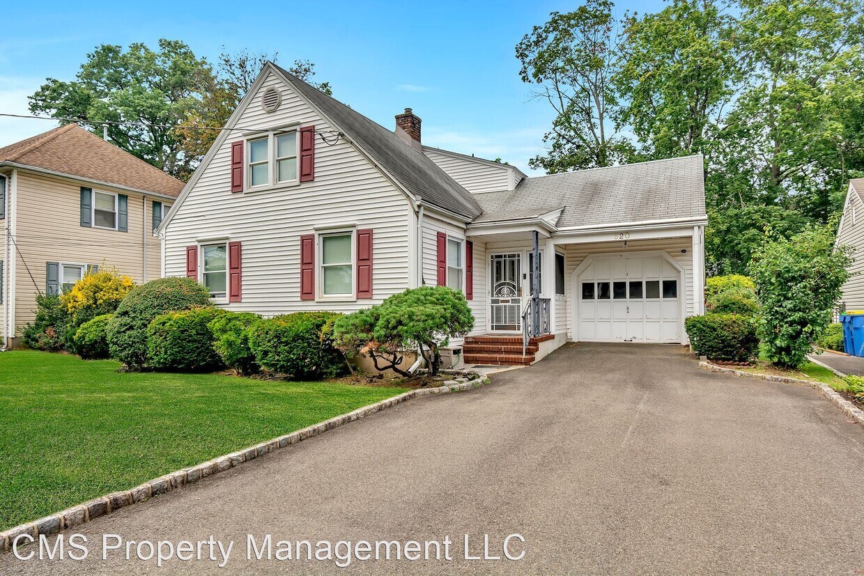Primary Photo - 5 br, 2 bath House - 520 Oakridge Ave.