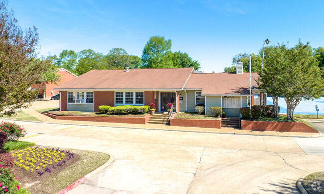 Leasing Office - Northtown Apartments