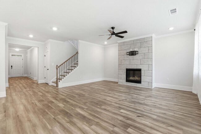 Foto del edificio - Newer 5BR Home in Peachtree City with Open Layout and Golf Cart Access