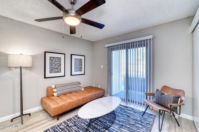 Foto del edificio - 5225 E Thomas Rd