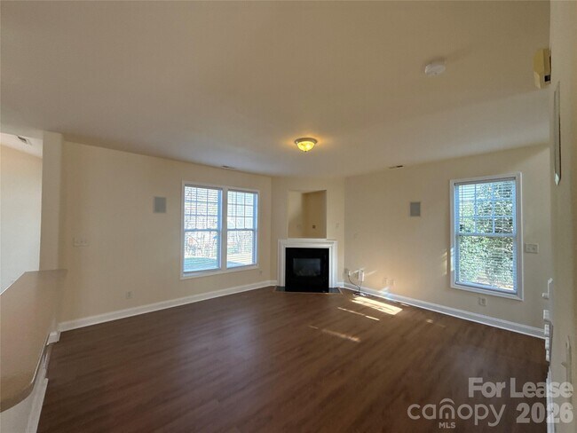 Building Photo - 10082 Paisley Dr