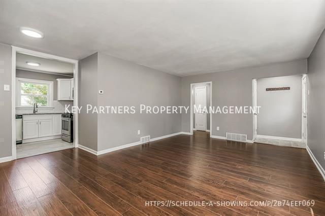 Building Photo - 7517 Rainbow Dr