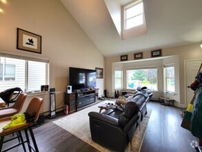 Building Photo - 306 Golden Valley Dr