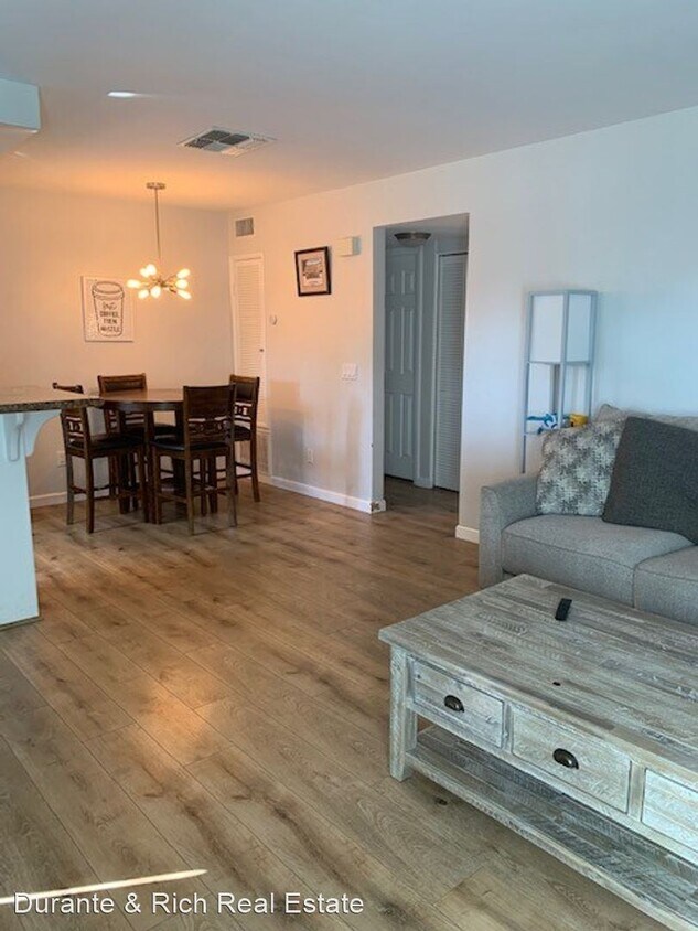 Foto principal - 495 San Pasqual Valley Rd