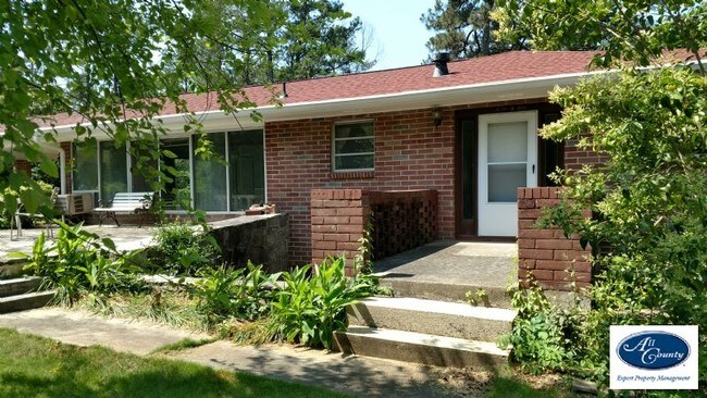 Building Photo - 679 New Hope Rd