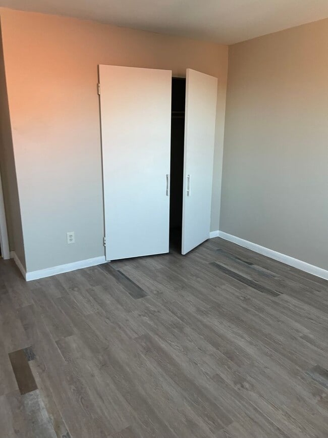 Interior Photo - 22 ELLIOTT ST