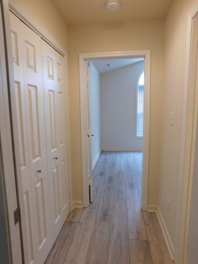 Building Photo - 225 Tobiano Dr