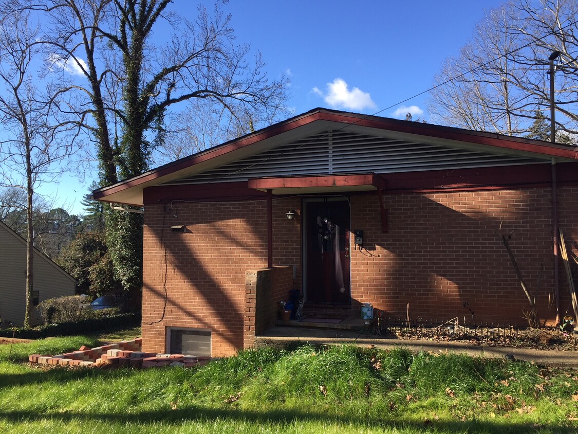 front view - 130 Apple Tree Rd