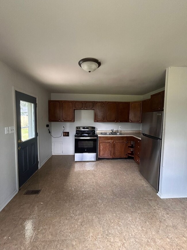 Foto del edificio - 6220 Chatham Dr