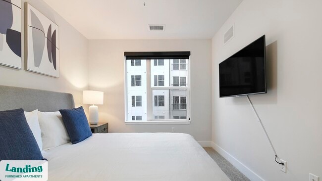 Building Photo - 480 N Orange Ave