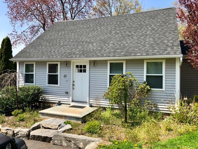 Three bedroom single family house - 61 Cold Spring Rd