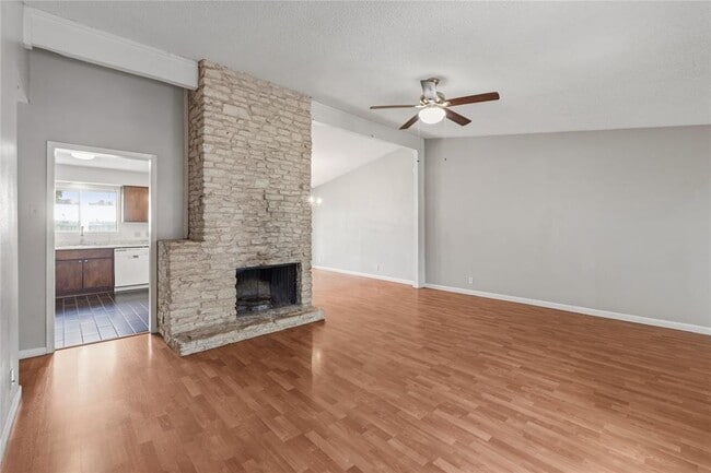 Building Photo - 12317 Willow Wild Dr
