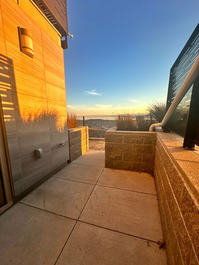 Foto del edificio - The San Francisco Shipyard Beautiful 3-Sto...