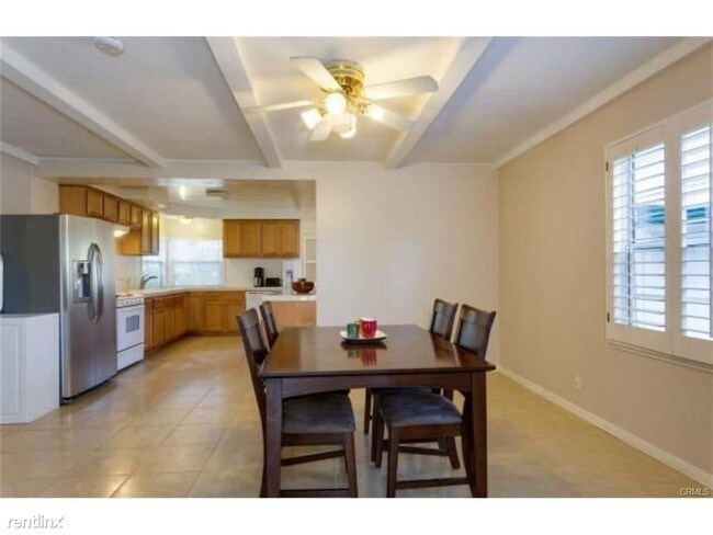 Building Photo - 4513 Palm Dr