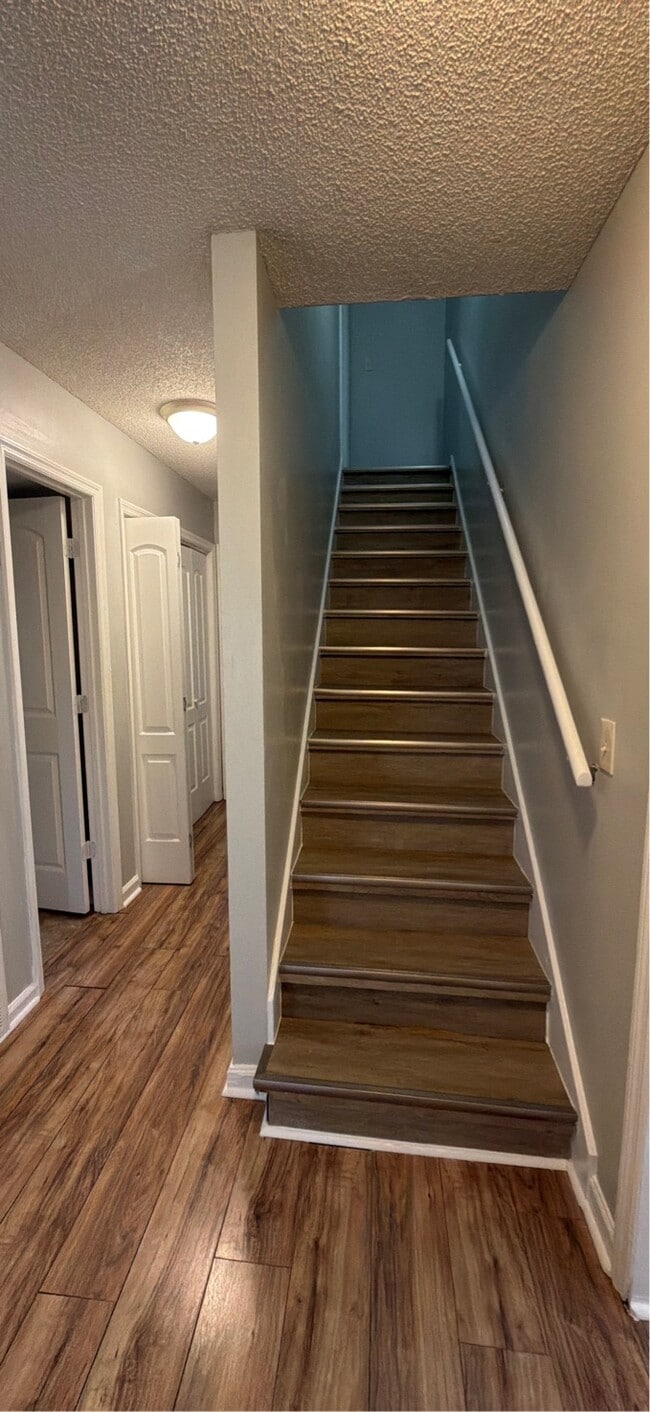 Foto del edificio - 4303 Chalet Cir NW