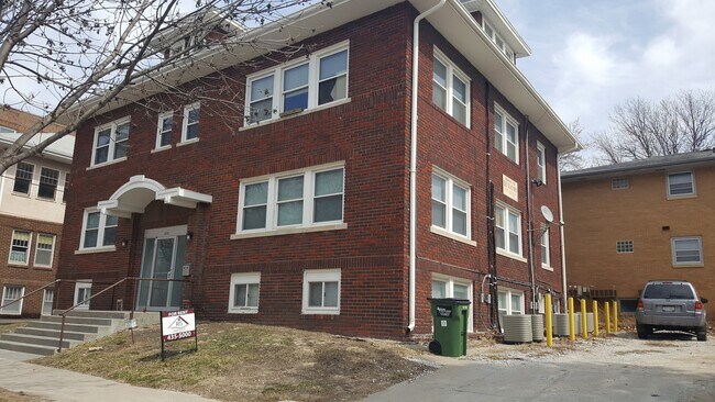 Building Photo - 828 S 16th St