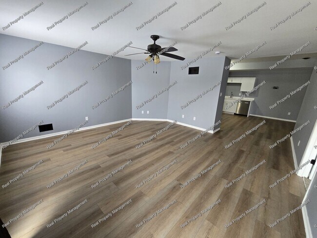 Foto del edificio - Updated 2 Bedroom Townhome