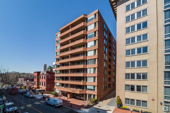 Building Photo - Dupont West