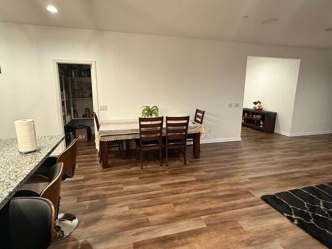 Foto del edificio - 8001 Country Mile Ln