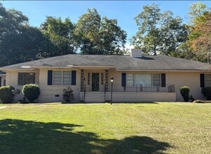 Building Photo - 1515 Iris Dr