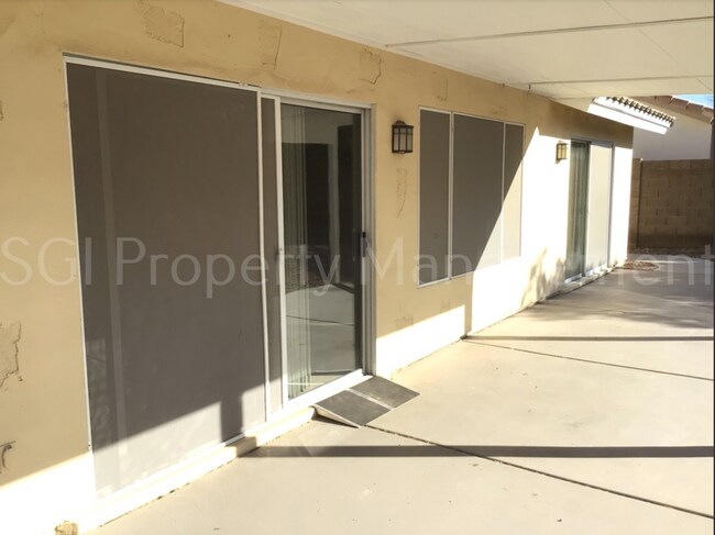 Building Photo - Northeast Mesa Property