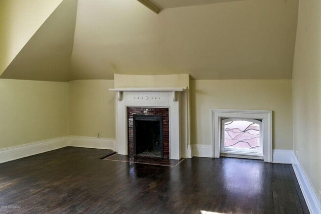 Building Photo - 1454