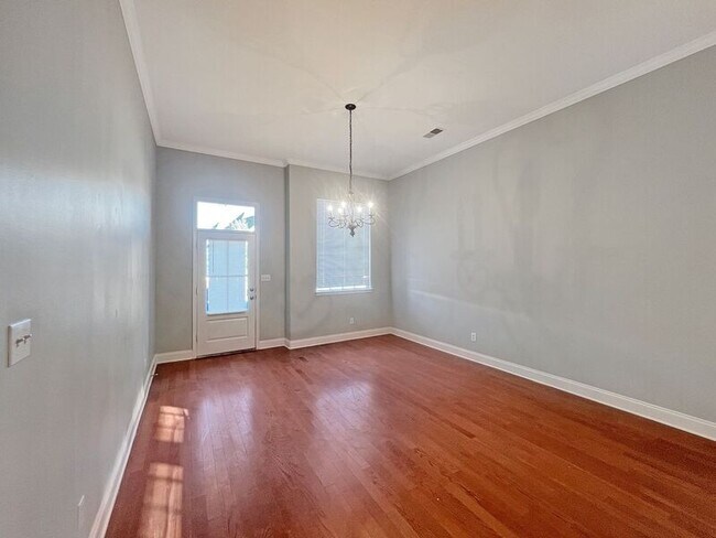Foto del edificio - 6441 Arbor Lakes Dr