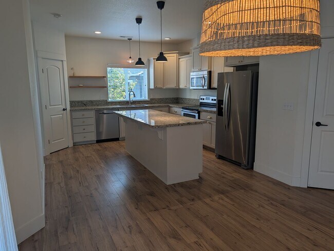 Foto del edificio - Newer 3 Bedroom 2 Bathroom Home in a Nice Neighborhood