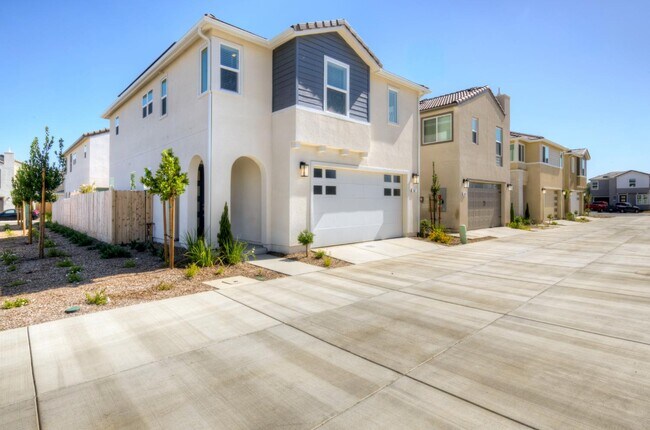 Foto del edificio - 1527 Foxhill Ln