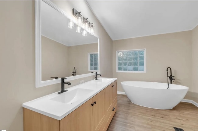 Building Photo - 116 Pine Log Ford Rd