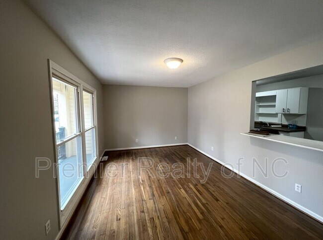 Building Photo - 4972 Shattalon Dr