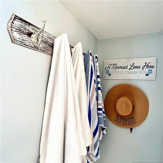 Foto del edificio - 333 Golfview Cir