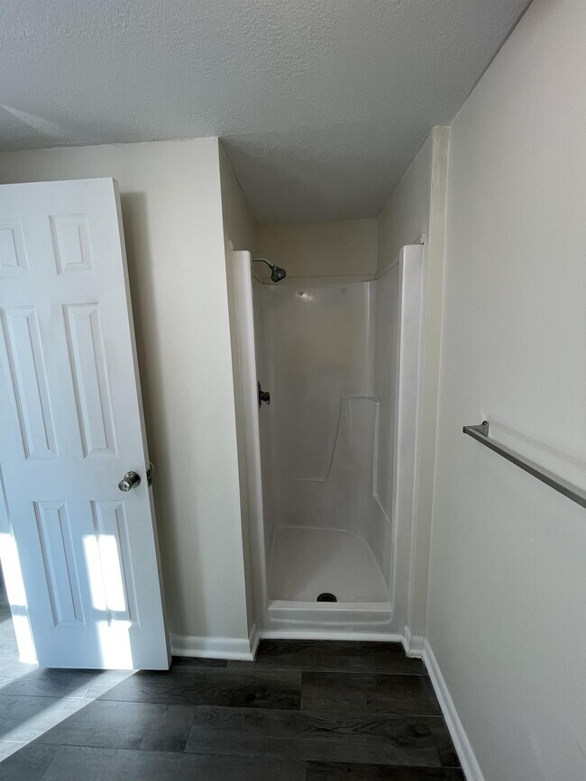 Foto del edificio - 930 Sparta Dr