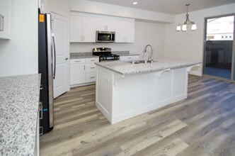 Building Photo - 482 W 540 N