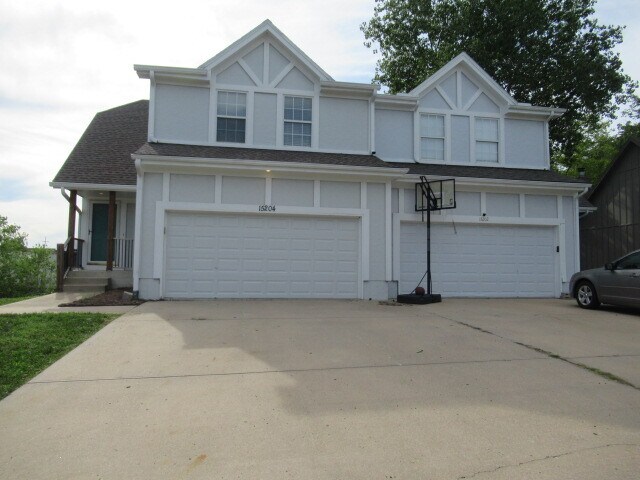 Building Photo - 15204 Glenwood Ave