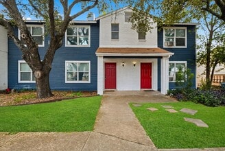 Building Photo - 11136 El Sendero St