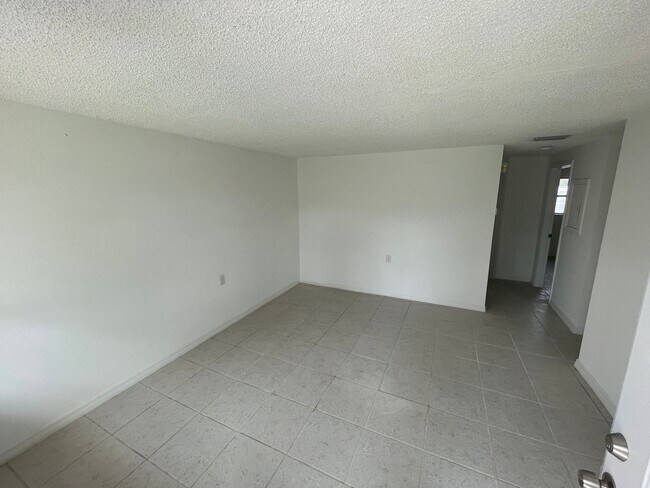 Foto del edificio - 5313 Avery Rd